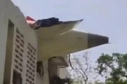 汶上印度一波音787客机坠毁机上242人、地面5名学生遇难！我驻印度使馆：机上无中国籍乘客