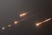 汶上伊朗以导弹齐射回应以色列的大规模袭击